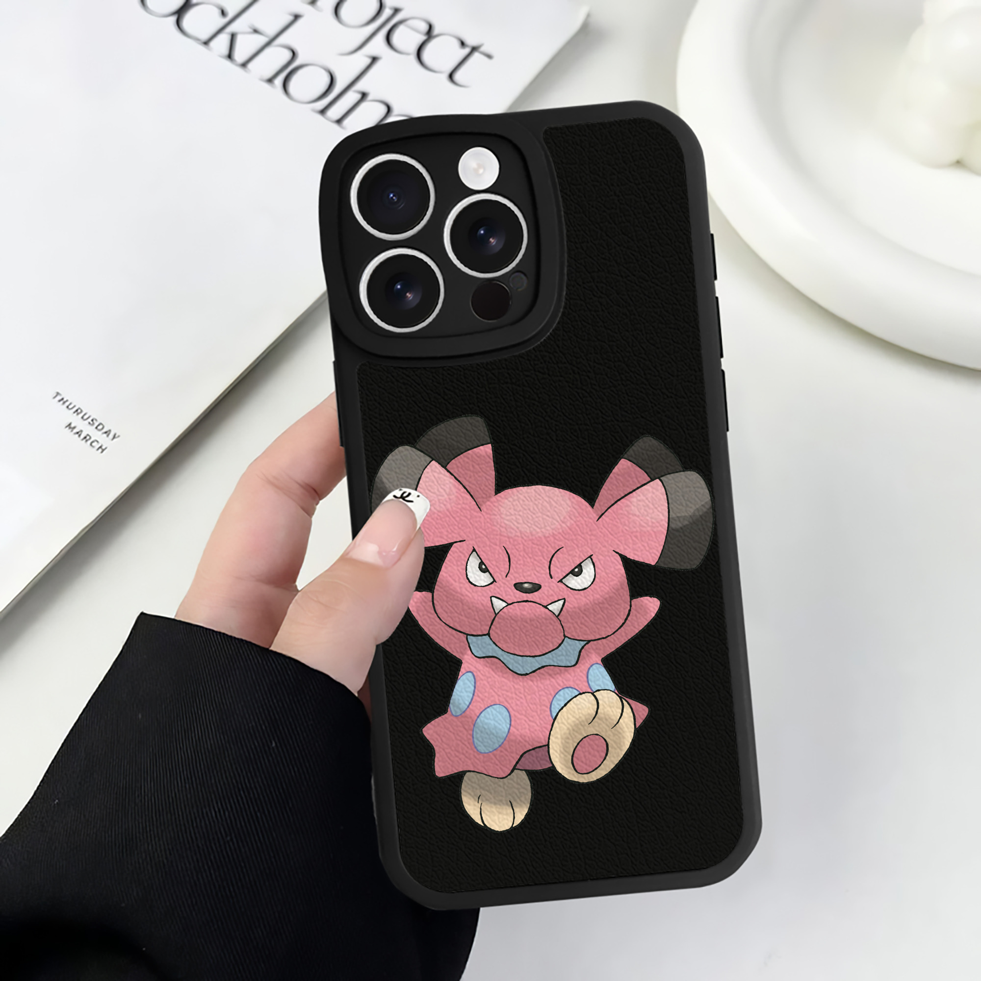（画像用） ポケットモンスター Pokémon 【iPhone 16シリーズ対応】シリコンスマホケース（レザー調） 材質：シリコン